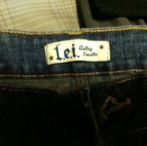 🚨 2/$12 L.e.i Jeans